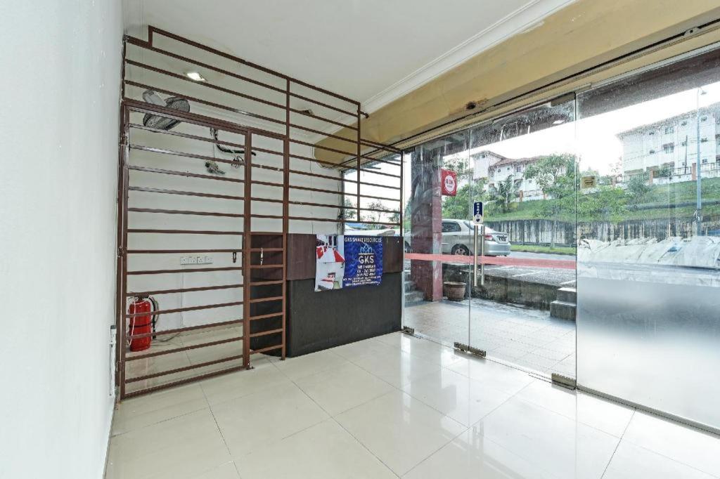 Oyo 90892 L&E Hotel Seremban Exterior photo